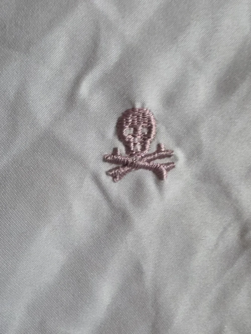 Old Navy White Swim Shorts with Gray Embroidered Skulls Size XXL